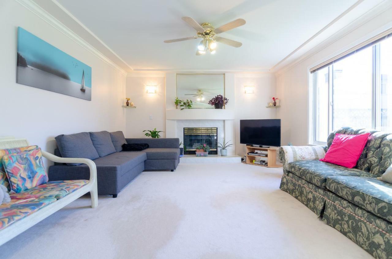 Great Guest Suite In A Gorgeous House New Westminster Exterior foto